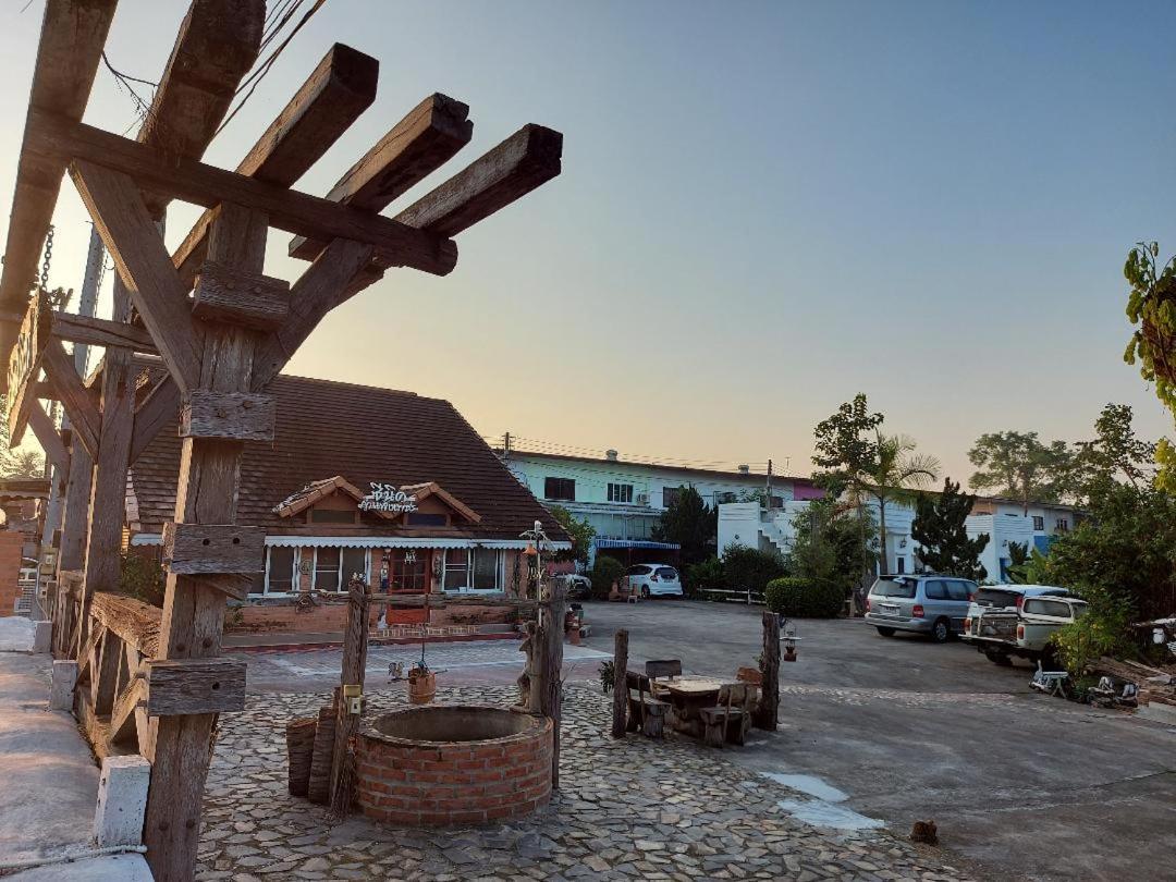 Scenic Riverside Resort Kamphaeng Phet Dış mekan fotoğraf